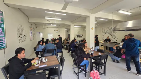 Tecnológico - Fachada Frente al Tecnológico